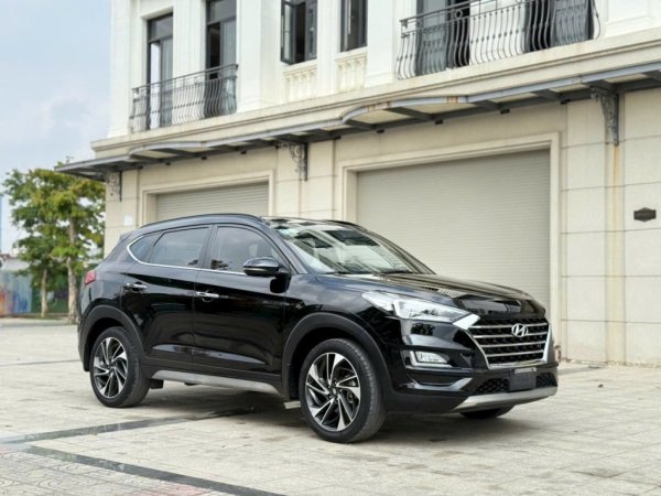 Tucson 1.6 turbo model 2020}}